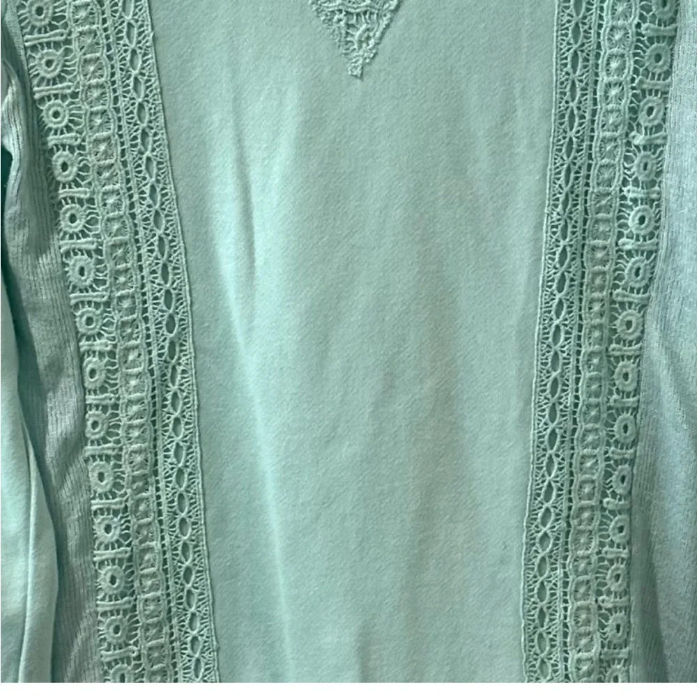 Red Camel Mint Green Crochet Embellished Sweatshirt. - Picture 4 of 5
